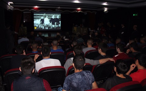 Umuda Elini Uzat Efsanelerle Başladı