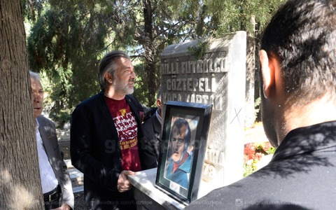 Koca Kaptan Gürsel Aksel'i Özlemle Anıyoruz